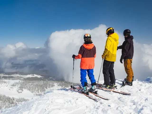 tignes_skiers